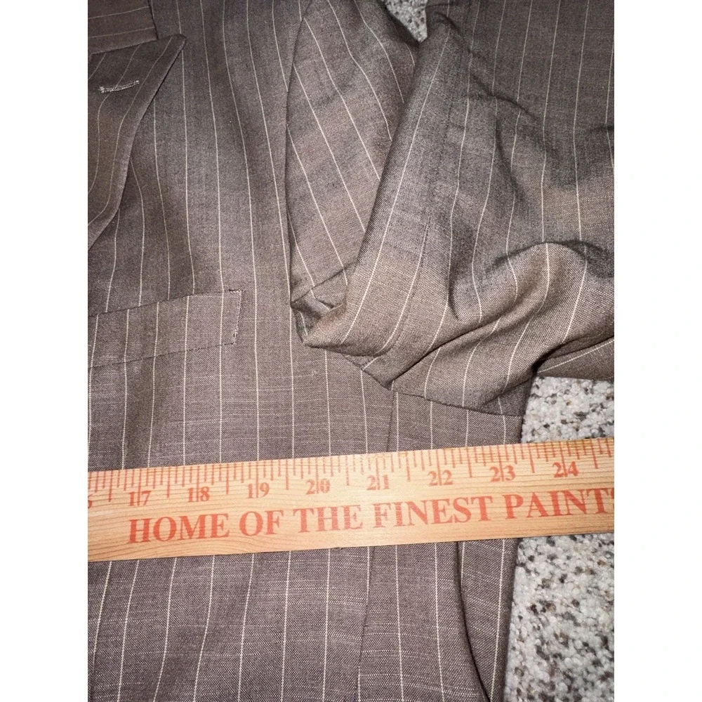 STEVE HARVEY CELEBRITY EDITION TAN/BROWN PINSTRIPE 2PC SUIT SIZE 44L/38L